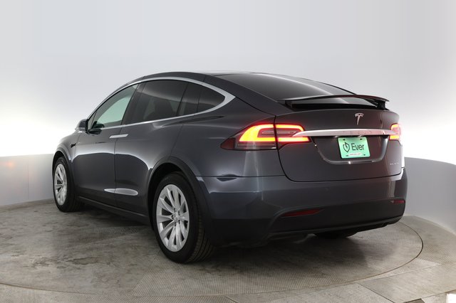 2020 Tesla Model X — photo 10 of 38