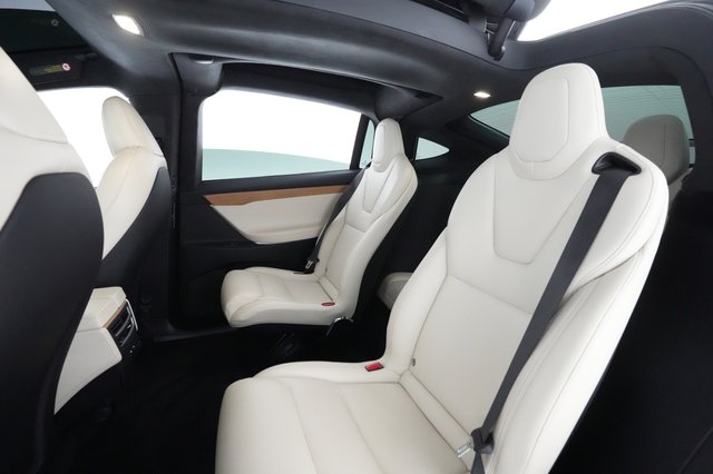 2020 Tesla Model X — photo 17 of 38