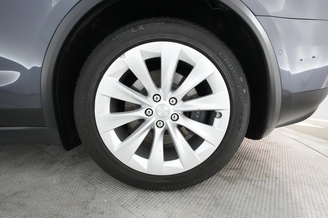 2020 Tesla Model X — photo 13 of 38