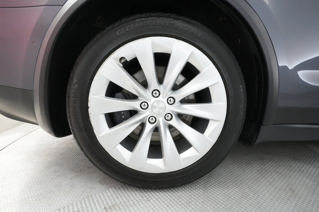 2020 Tesla Model X — photo 15 of 38