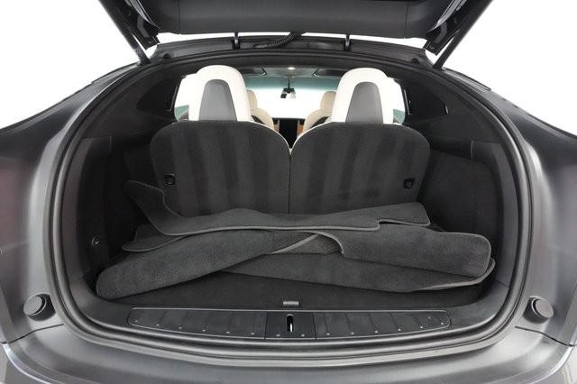 2020 Tesla Model X — photo 21 of 38