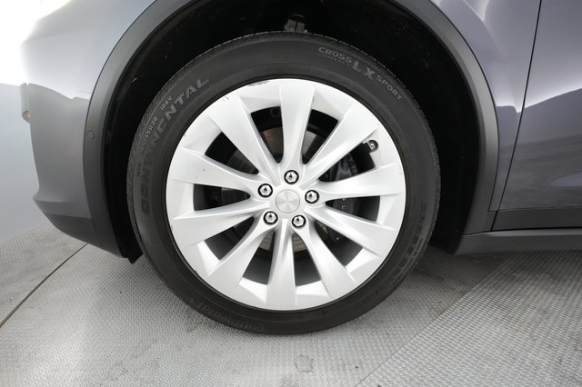 2020 Tesla Model X — photo 12 of 38