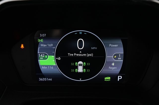 2023 Chevrolet Bolt EUV — photo 4 of 26