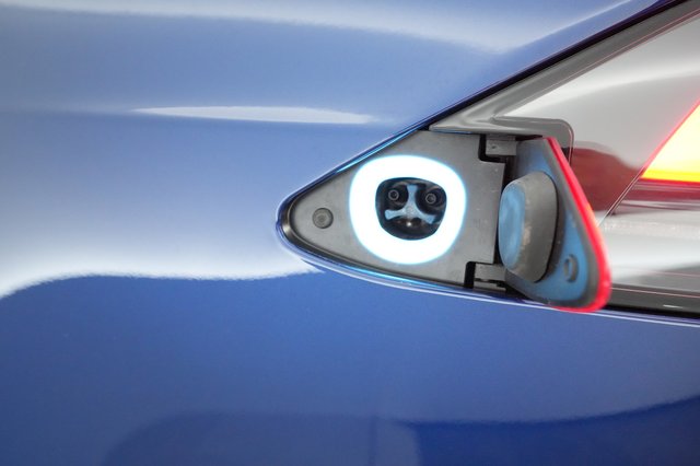 2021 Tesla Model X — photo 8 of 25