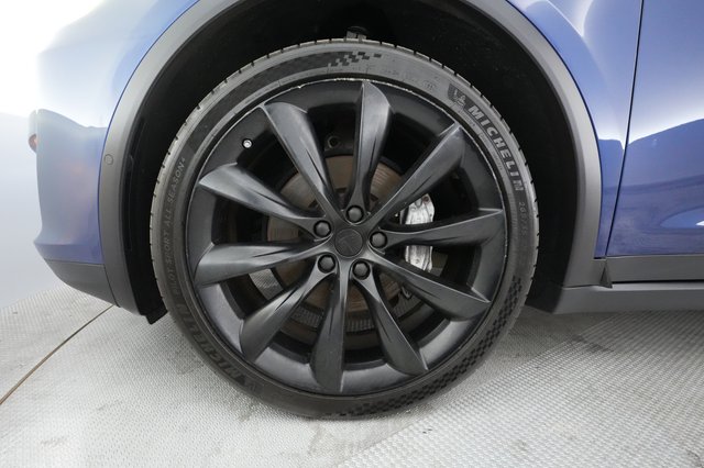 2021 Tesla Model X — photo 7 of 25