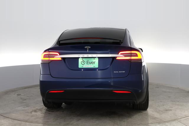 2021 Tesla Model X — photo 10 of 25