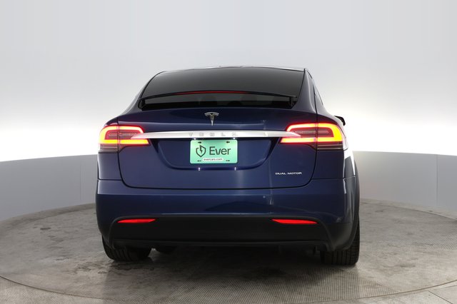 2021 Tesla Model X — photo 10 of 25