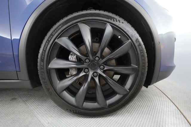 2021 Tesla Model X — photo 15 of 25