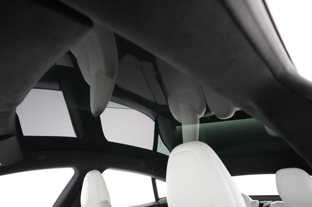 2022 Tesla Model S — photo 19 of 20
