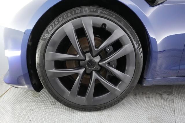 2022 Tesla Model S — photo 7 of 20