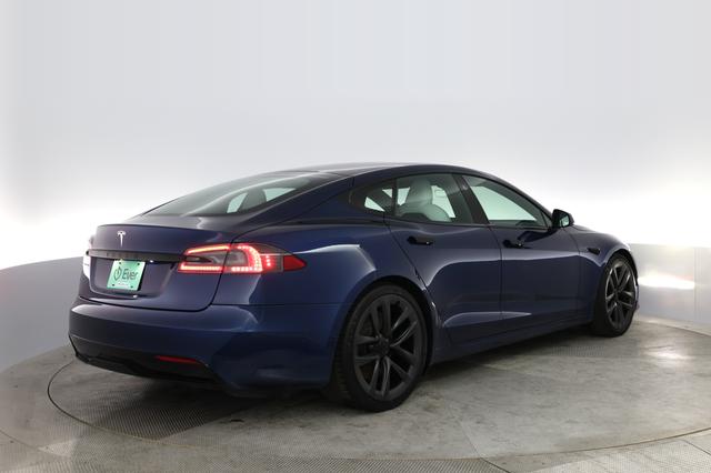 2022 Tesla Model S — photo 2 of 20