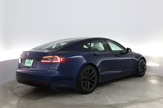 2022 Tesla Model S — photo 2 of 20