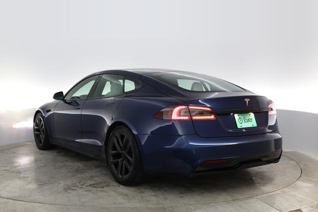 2022 Tesla Model S — photo 9 of 20