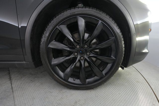 2020 Tesla Model X — photo 14 of 24