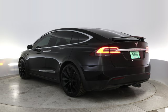 2020 Tesla Model X — photo 8 of 24