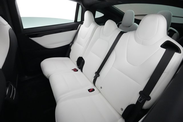 2020 Tesla Model X — photo 17 of 24