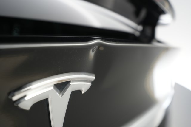 2020 Tesla Model X — photo 21 of 24