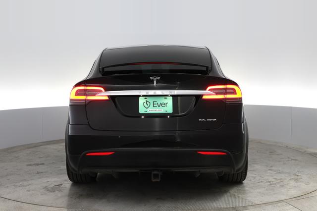 2020 Tesla Model X — photo 9 of 24