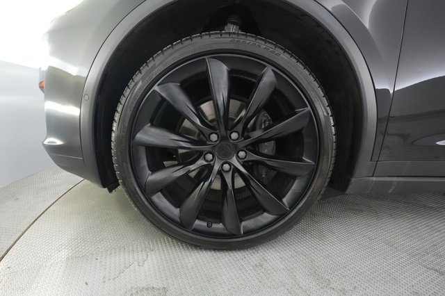 2020 Tesla Model X — photo 7 of 24