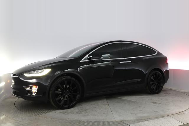 2020 Tesla Model X — photo 10 of 24