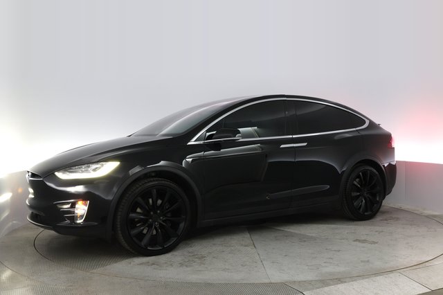 2020 Tesla Model X — photo 10 of 24