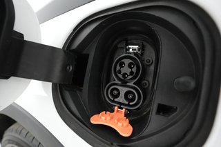 2023 Chevrolet Bolt EV — photo 18 of 52