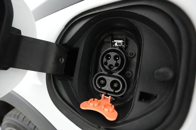 2023 Chevrolet Bolt EV — photo 18 of 52