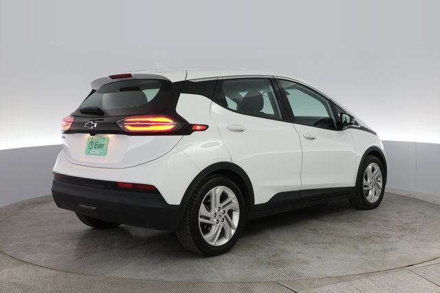 2023 Chevrolet Bolt EV — photo 2 of 52