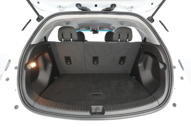 2023 Chevrolet Bolt EV — photo 19 of 52