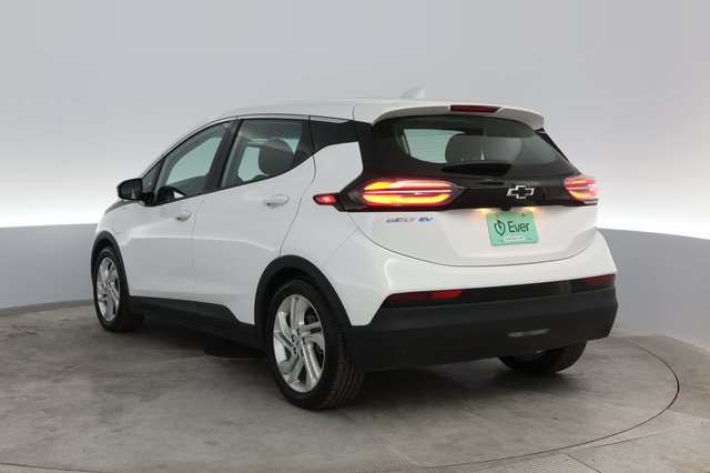 2023 Chevrolet Bolt EV — photo 9 of 52