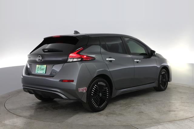 2023 Nissan LEAF — photo 2 of 20