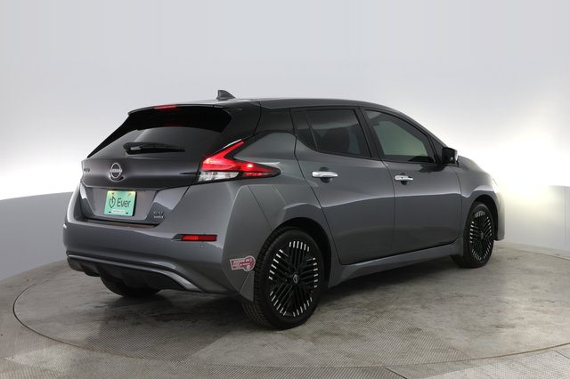 2023 Nissan LEAF — photo 2 of 20