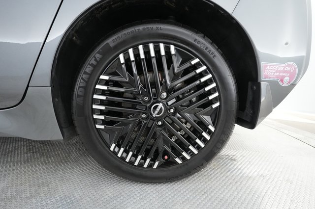 2023 Nissan LEAF — photo 14 of 20