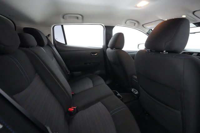 2023 Nissan LEAF — photo 4 of 20