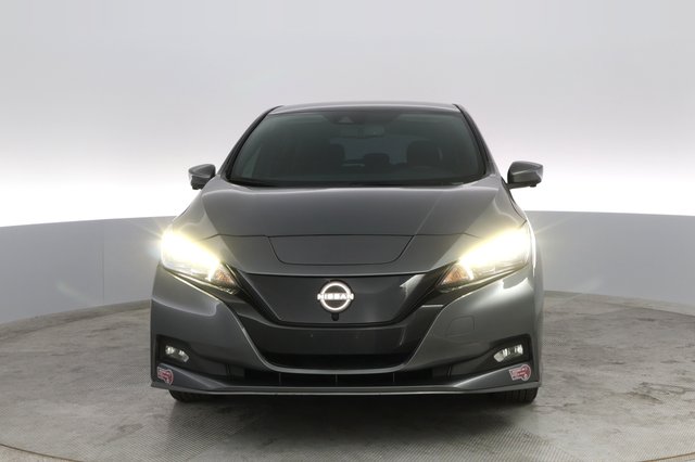 2023 Nissan LEAF — photo 8 of 20