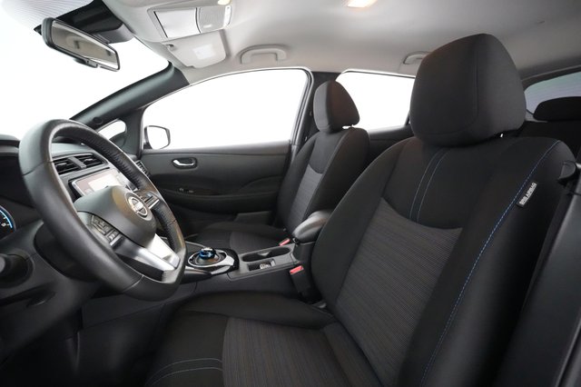 2023 Nissan LEAF — photo 3 of 20
