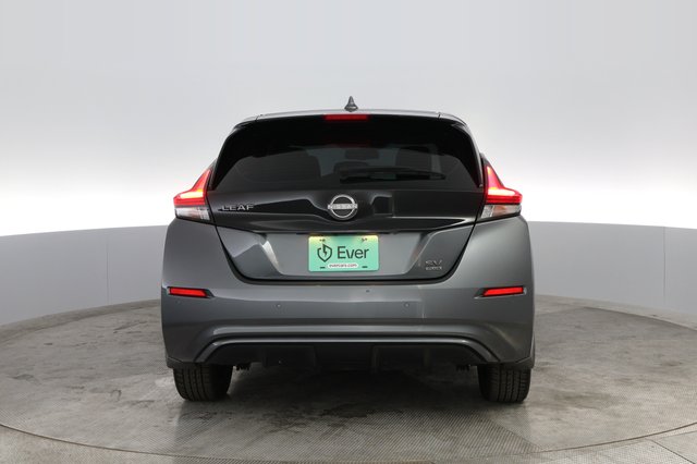 2023 Nissan LEAF — photo 12 of 20