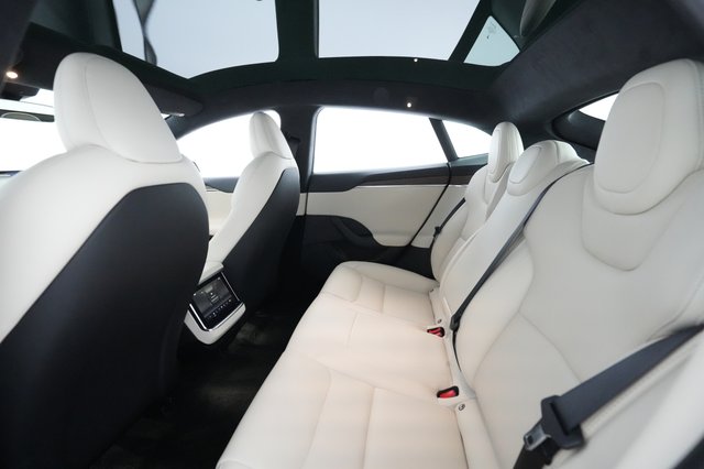 2022 Tesla Model S — photo 17 of 19