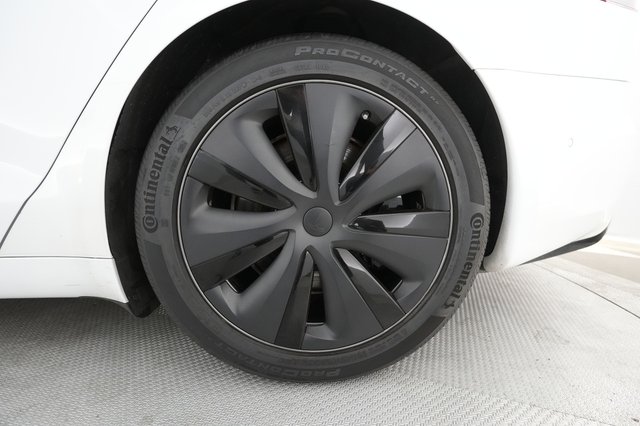 2022 Tesla Model S — photo 16 of 19