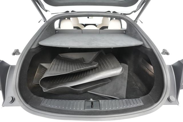 2022 Tesla Model S — photo 6 of 19