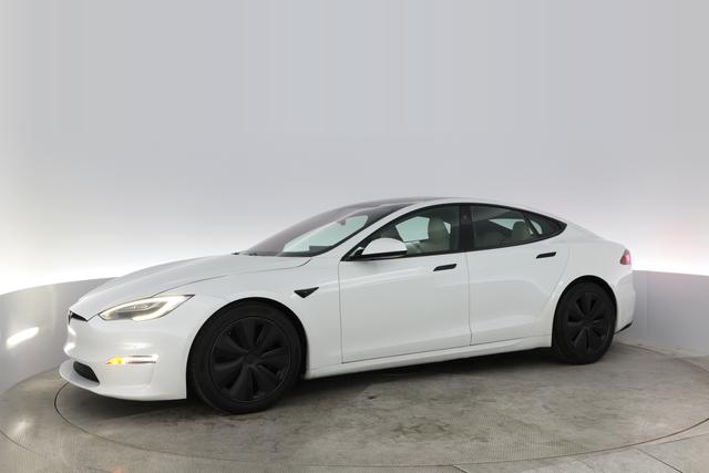 2022 Tesla Model S — photo 10 of 19