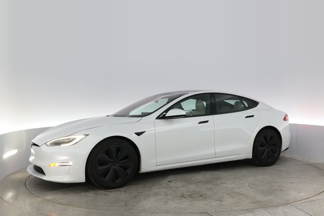 2022 Tesla Model S — photo 10 of 19