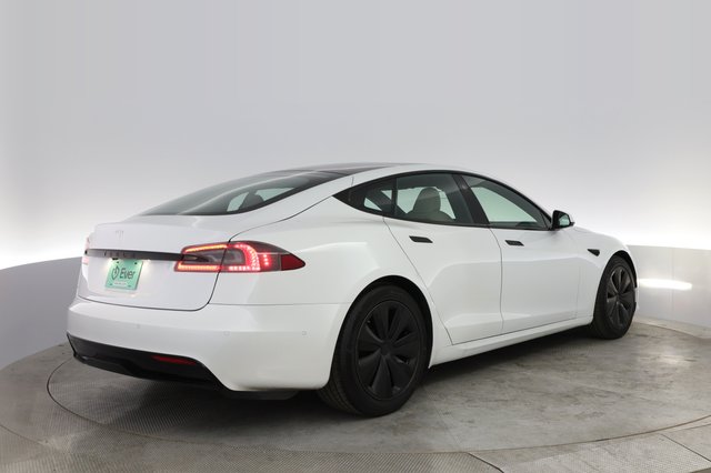 2022 Tesla Model S — photo 2 of 19