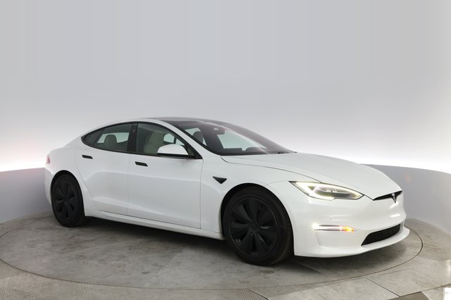 2022 Tesla Model S — photo 11 of 19