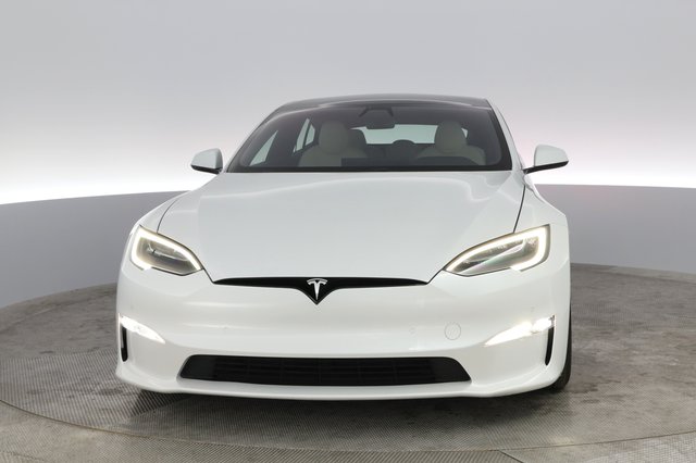 2022 Tesla Model S — photo 12 of 19