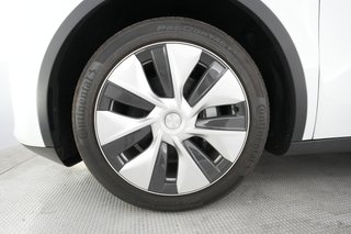 2023 Tesla Model Y — photo 11 of 27