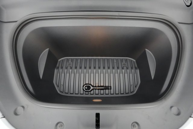 2023 Tesla Model Y — photo 20 of 27