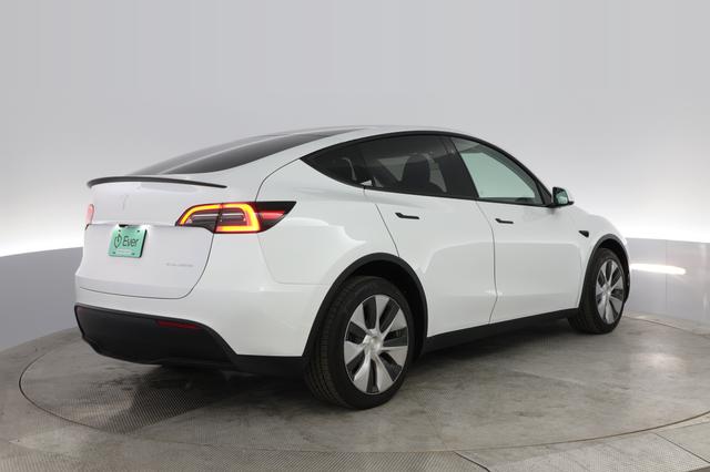 2023 Tesla Model Y — photo 2 of 27