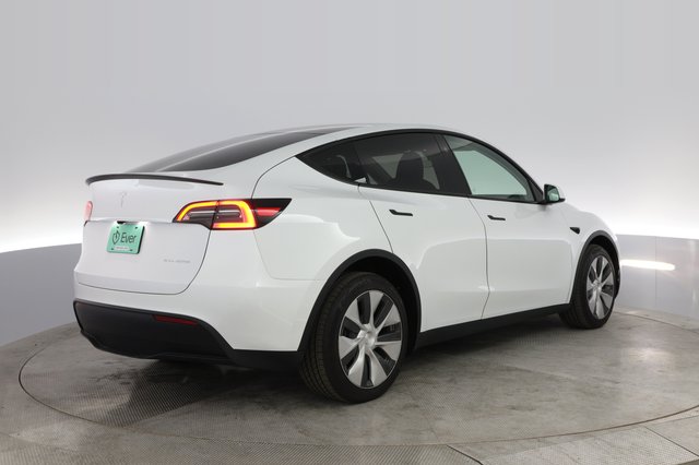 2023 Tesla Model Y — photo 2 of 27