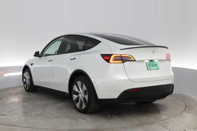 2023 Tesla Model Y — photo 9 of 27